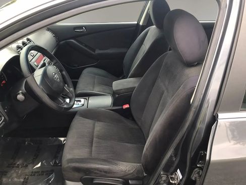 Used 2010 Nissan Altima 2.5 S FWD image 2