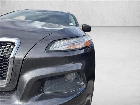 Used 2016 Jeep Cherokee Latitude w/ Comfort/Convenience Group image 10