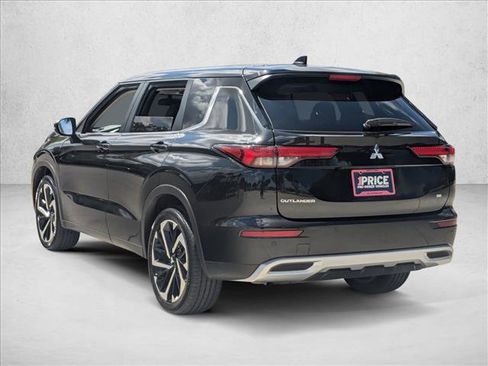 Used 2024 Mitsubishi Outlander SE image 7