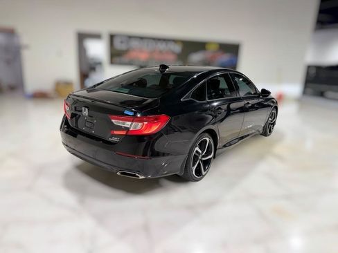 Used 2018 Honda Accord Sport image 8