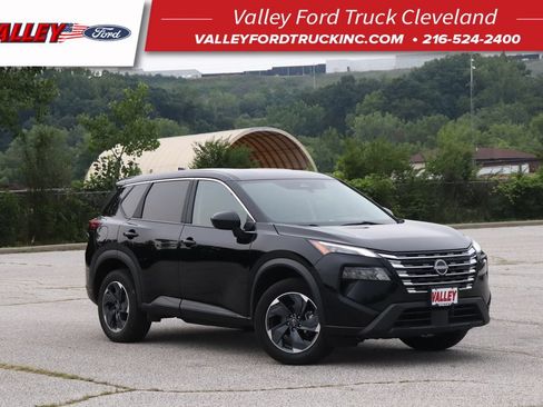 Used 2024 Nissan Rogue SV AWD/4WD image 1
