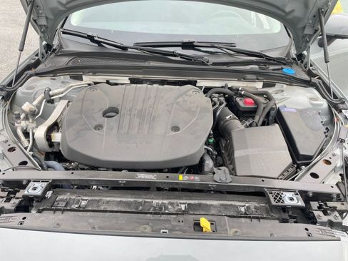 Used 2025 Volvo V60 B5 Cross Country Plus image 32