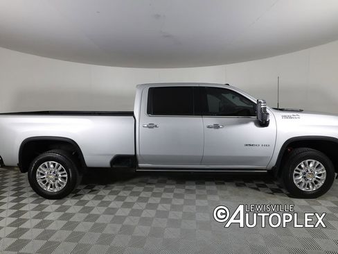 Used 2022 Chevrolet Silverado 3500 High Country w/ Technology Package AWD/4WD image 4