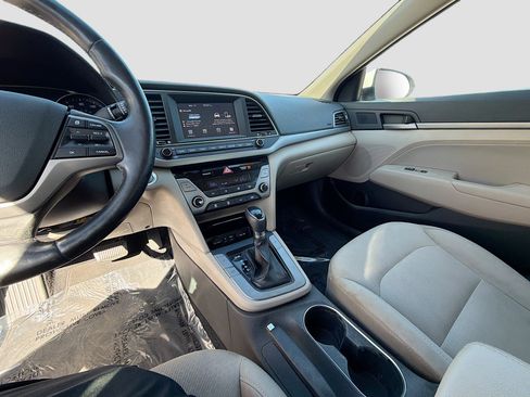 Used 2017 Hyundai Elantra SE w/ SE A/T Tech Package 03 image 25