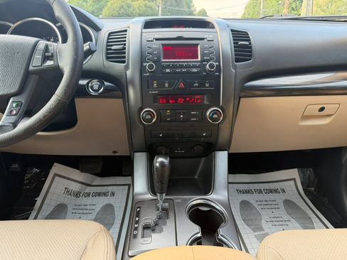 Used 2011 Kia Sorento EX w/ Premium Pkg AWD/4WD image 25