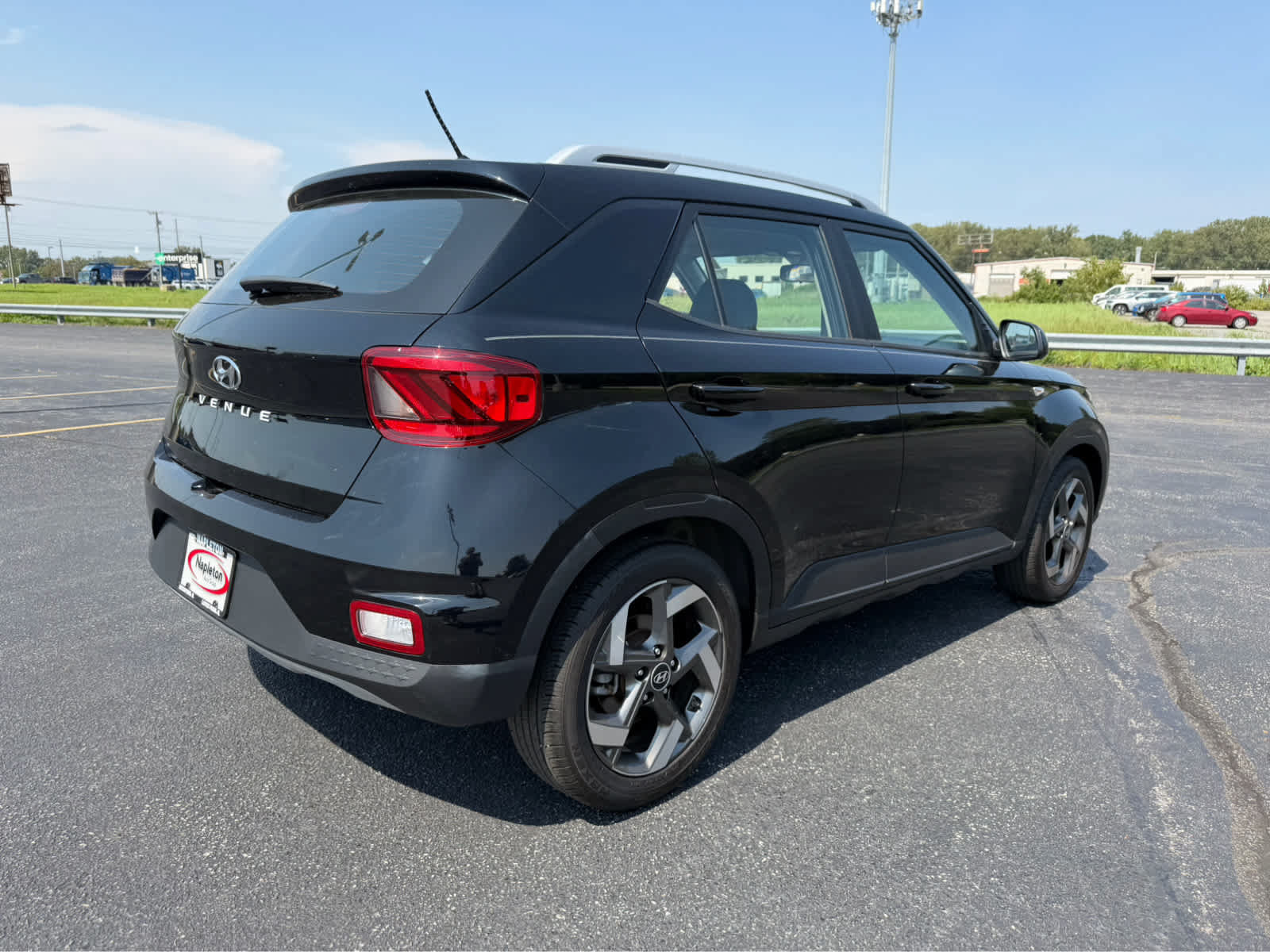 Used 2023 Hyundai Venue SEL w/ Cargo Package FWD image 8