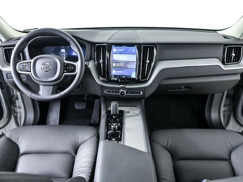 Certified 2025 Volvo XC60 B5 Plus AWD/4WD image 19