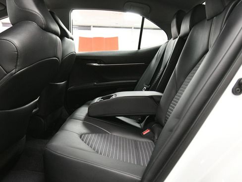 Used 2022 Toyota Camry SE w/ Carpet Mat Package (TMS) FWD image 20