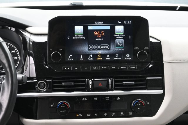 Used 2024 Nissan Pathfinder SL FWD image 13
