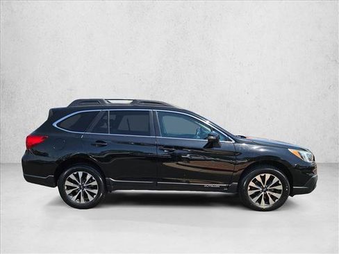 Used 2017 Subaru Outback 3.6R Limited AWD/4WD image 4