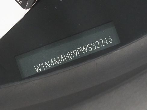 Used 2023 Mercedes-Benz GLB 250 4MATIC image 32