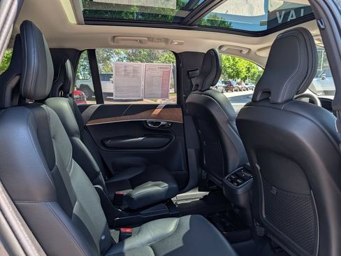 Used 2023 Volvo XC90 B6 Plus AWD/4WD image 22