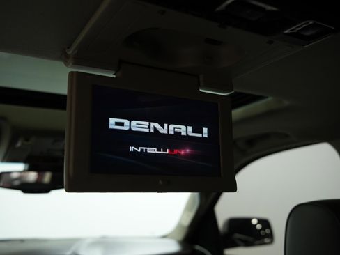 Used 2019 GMC Yukon XL Denali w/ Denali Ultimate Package image 26