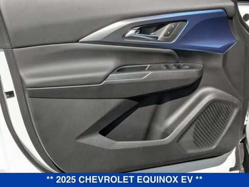 New 2025 Chevrolet Equinox EV LT AWD/4WD image 11