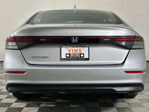 Used 2023 Honda Accord EX image 19