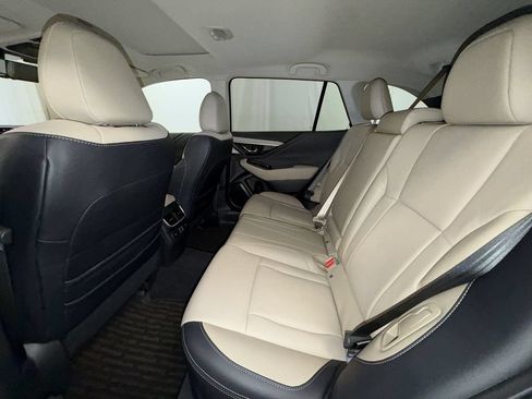 Used 2025 Subaru Outback Limited AWD/4WD image 12
