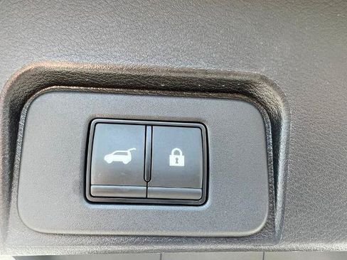 Certified 2025 Nissan Rogue SV AWD/4WD image 11