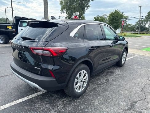 Used 2024 Ford Escape Active AWD/4WD image 3