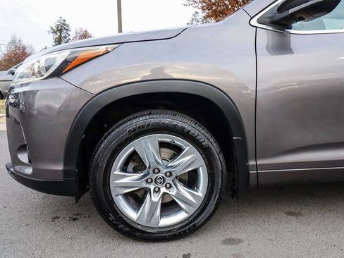 Used 2017 Toyota Highlander Limited image 25