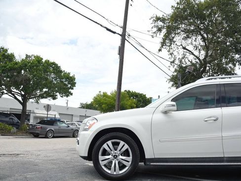 Used 2011 Mercedes-Benz GL 450 4MATIC image 5