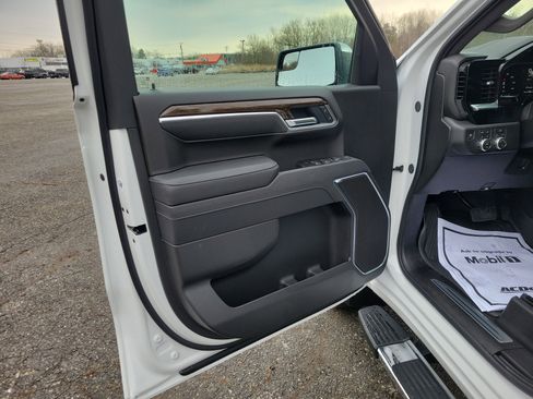 New 2026 GMC Sierra 1500 SLE w/ X31 Off-Road Package AWD/4WD image 17