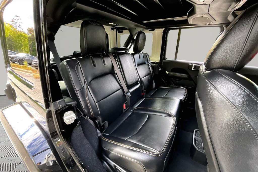 Used 2024 Jeep Wrangler Unlimited Sahara w/ Technology Group AWD/4WD image 20