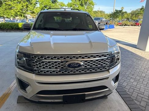 Used 2019 Ford Expedition Platinum RWD image 2
