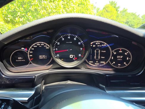Used 2018 Porsche Panamera 4 AWD/4WD image 20