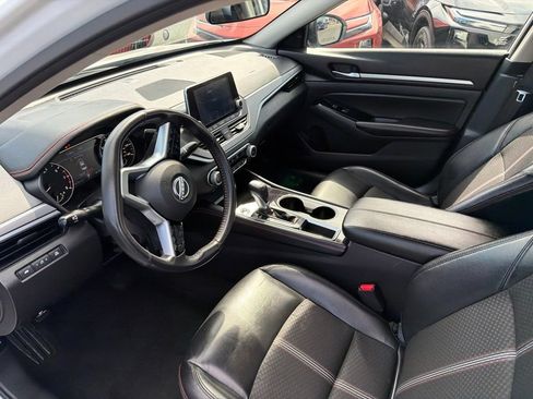 Used 2024 Nissan Altima 2.5 SR FWD image 19