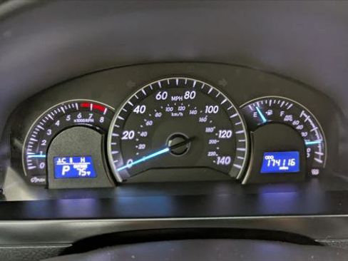 Used 2015 Toyota Camry LE image 24