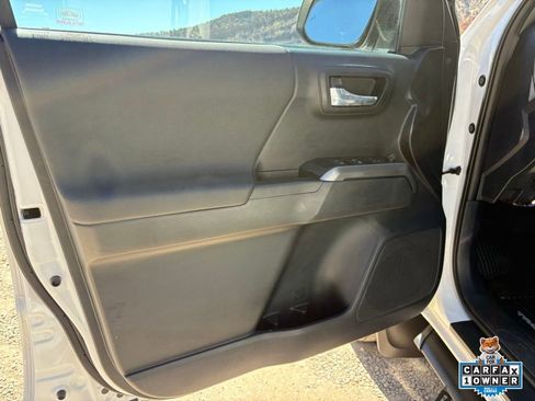 Used 2019 Toyota Tacoma TRD Sport w/ Technology Package image 14