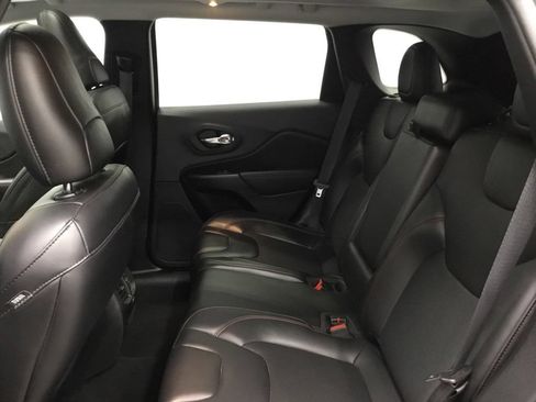 Used 2021 Jeep Cherokee Trailhawk w/ Sun & Sound Group AWD/4WD image 30