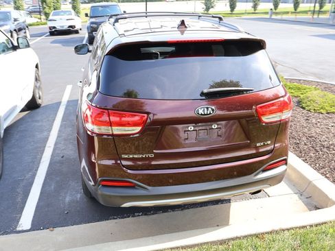 Used 2017 Kia Sorento EX AWD/4WD image 14