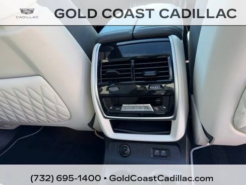 Used 2025 BMW X7 M60i AWD/4WD image 8