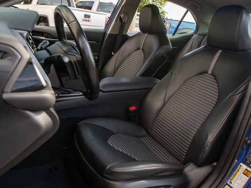 Used 2023 Toyota Camry SE image 13