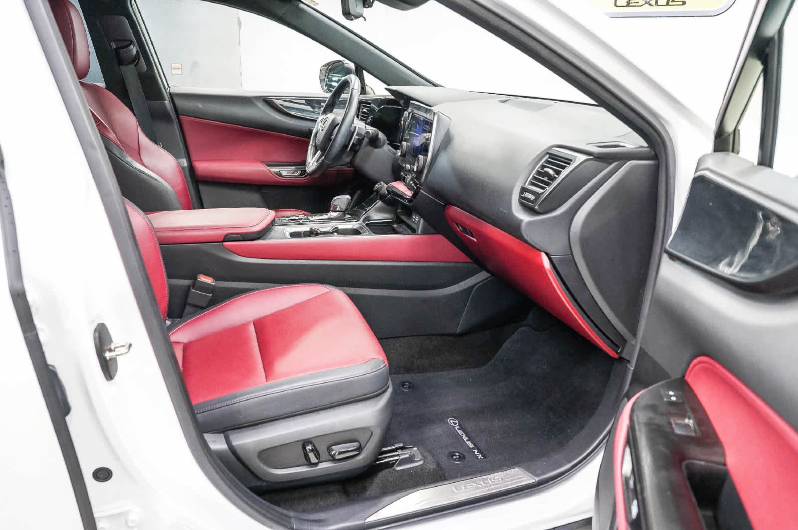 Used 2024 Lexus NX 350h AWD image 17