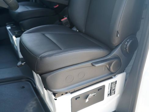 Used 2025 Mercedes-Benz Sprinter 2500 image 13