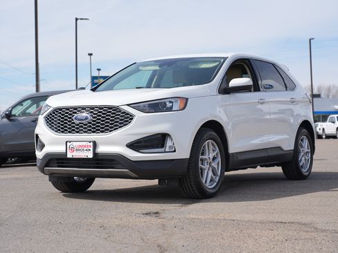 Used 2024 Ford Edge SEL w/ Convenience Package image 8