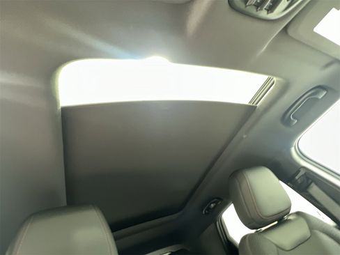 Used 2023 Chevrolet TrailBlazer RS w/ Sun and Liftgate Package image 21