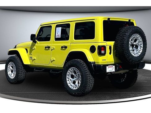 Used 2023 Jeep Wrangler Unlimited Sahara AWD/4WD image 19