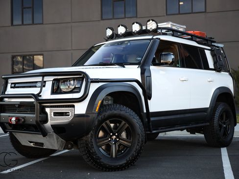 Used 2021 Land Rover Defender 110 SE image 3