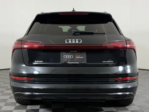 Used 2022 Audi e-tron Premium w/ Convenience Plus Package image 9