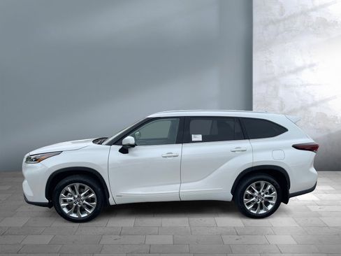 New 2026 Toyota Highlander Limited AWD/4WD image 3