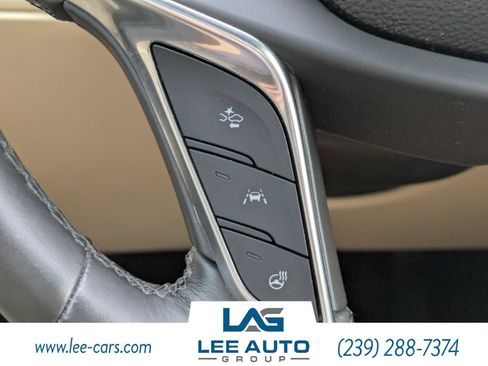 Used 2017 Cadillac XT5 Premium Luxury FWD image 21