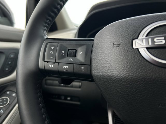 Used 2025 Nissan Rogue SL w/ Tech Package AWD/4WD image 39