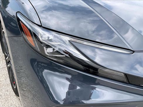 Used 2025 Toyota Camry Hybrid FWD image 27