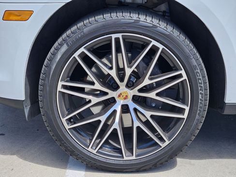 Used 2026 Porsche Macan image 14