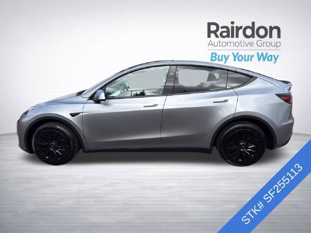 Used 2025 Tesla Model Y Long Range RWD image 4