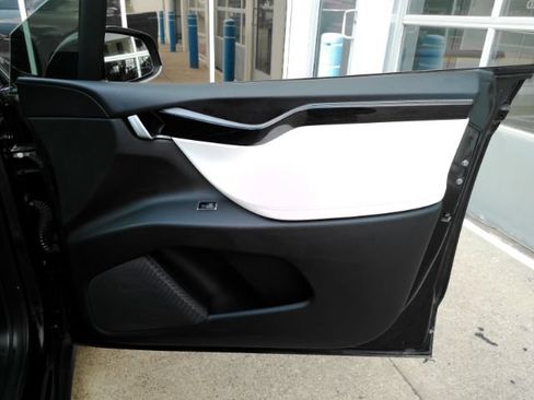 Used 2020 Tesla Model X AWD/4WD image 23