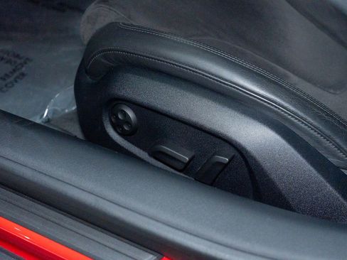 Used 2014 Audi R8 V8 w/ Convenience Package image 22